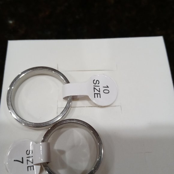 NWT His & Hers Wedding Band Set - Picture 5 of 7